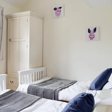 בית נופש Rudda Farm - Uk2492 *